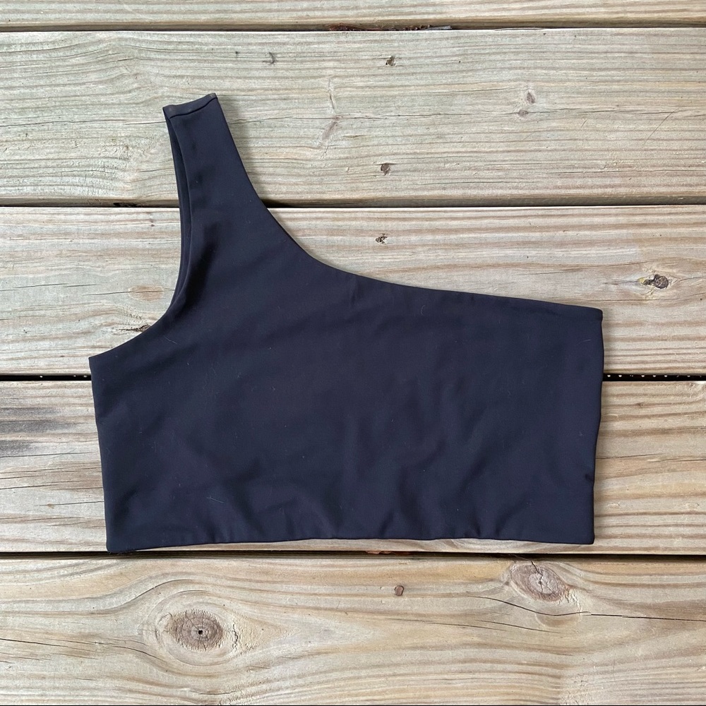 SOLD! — EUC Girlfriend Collective Bianca One-Shoulder Sports Bra